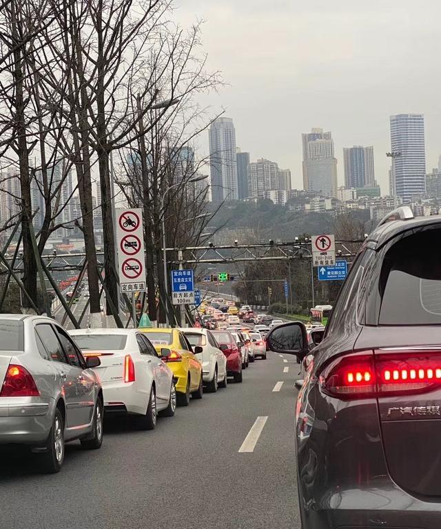 堵車最新動態(tài)，城市擁堵現(xiàn)象深度解析與應對策略